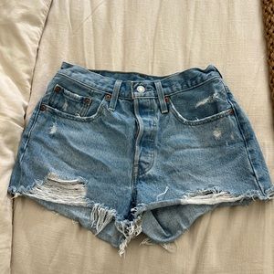 Levi 501 Jean Short red tag size 26